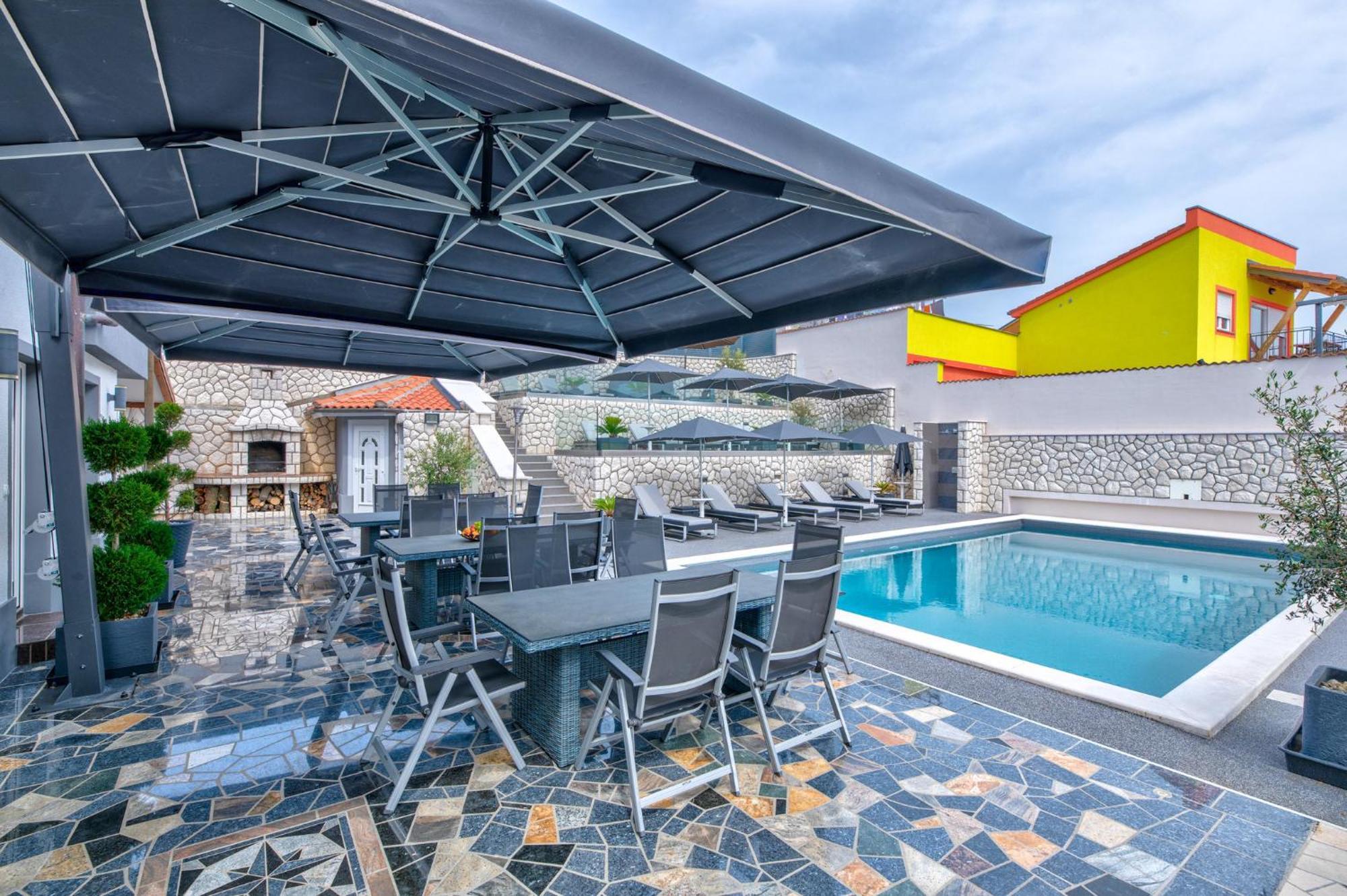 Villa Vivien Crikvenica Exteriör bild
